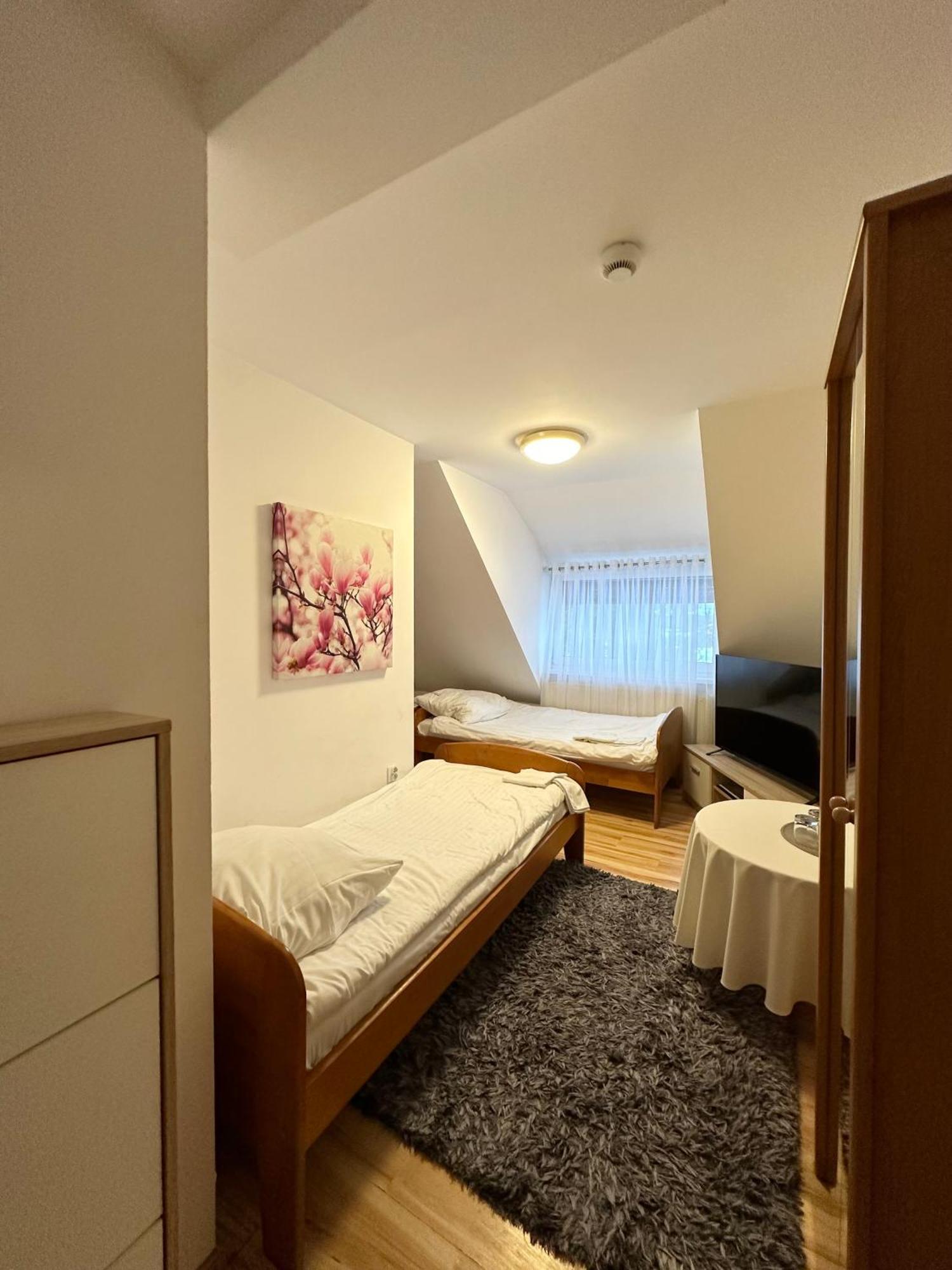 Motel Za Miedza Bralin Eksteriør bilde