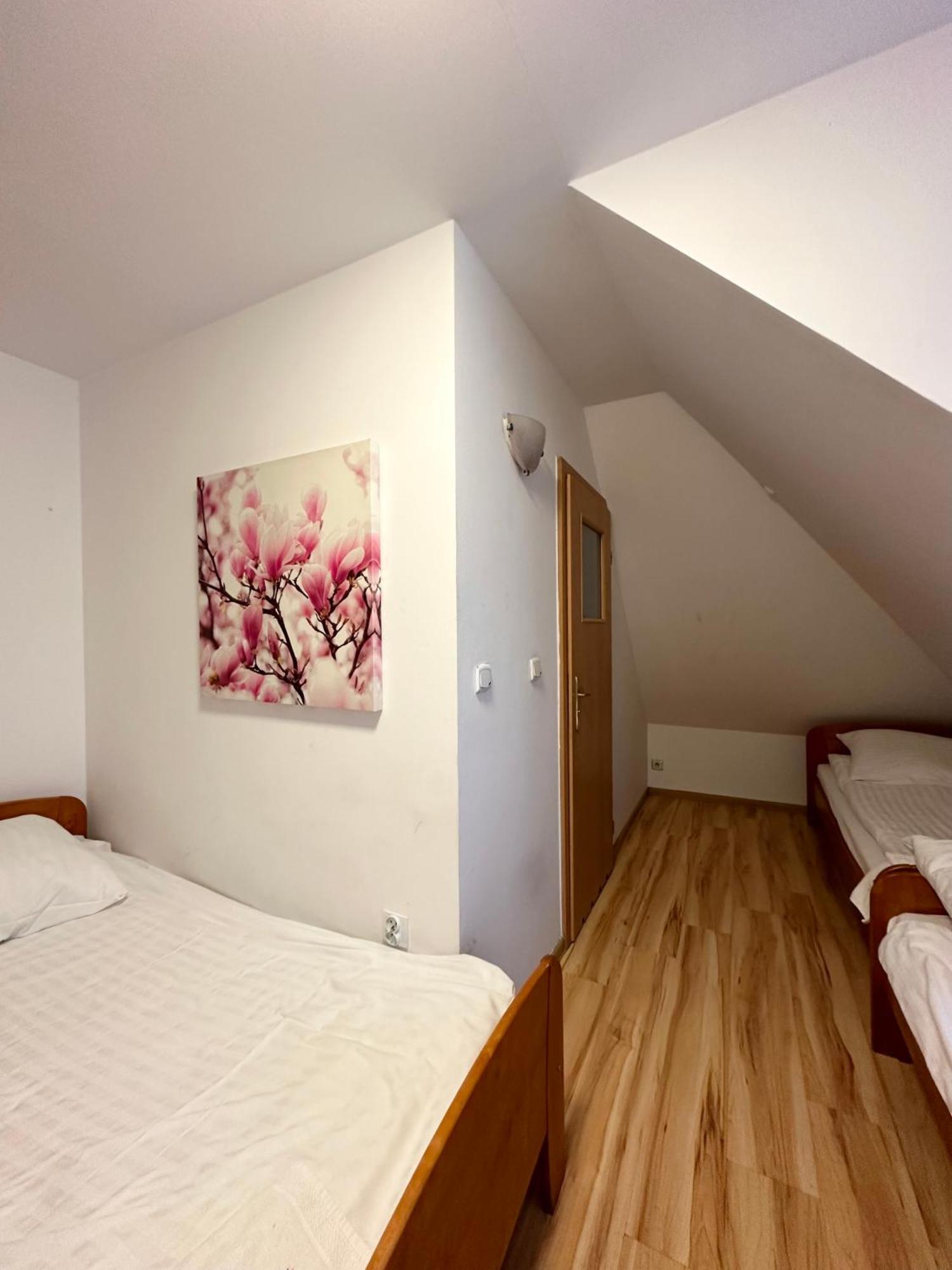 Motel Za Miedza Bralin Eksteriør bilde
