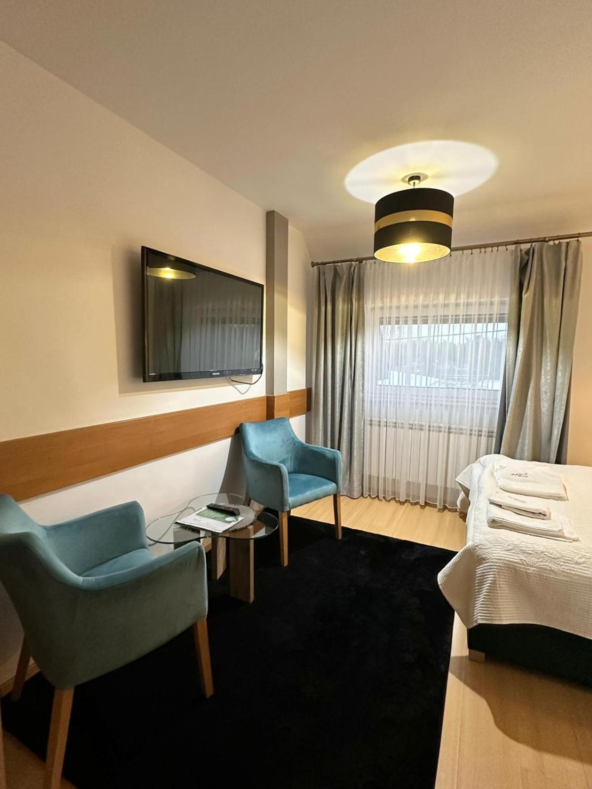 Motel Za Miedza Bralin Eksteriør bilde