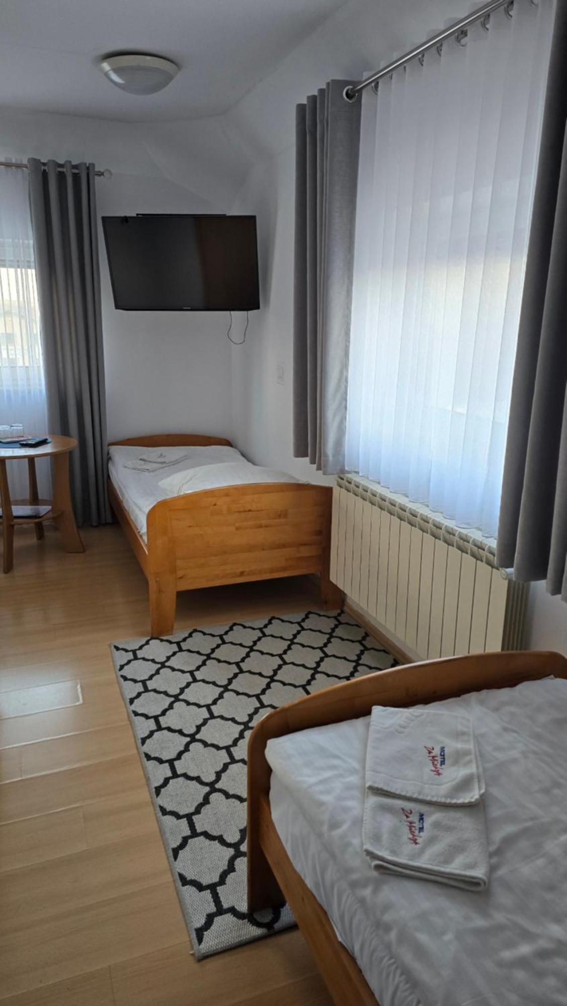 Motel Za Miedza Bralin Eksteriør bilde